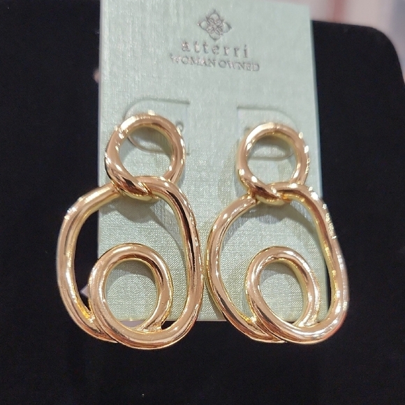 🔹️Atterri🔹️ Gold-Tone Loop Swirl Statement Earrings - Picture 3 of 8